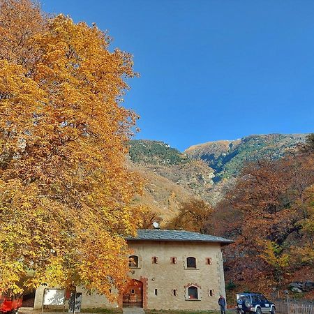 Forte Di Machaby Albergue Arnad Exterior foto