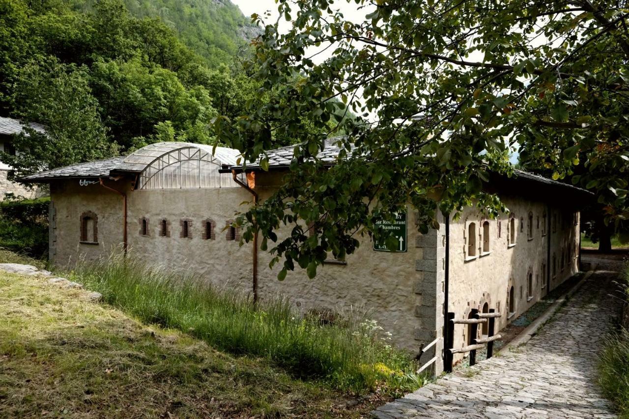 Forte Di Machaby Albergue Arnad Exterior foto